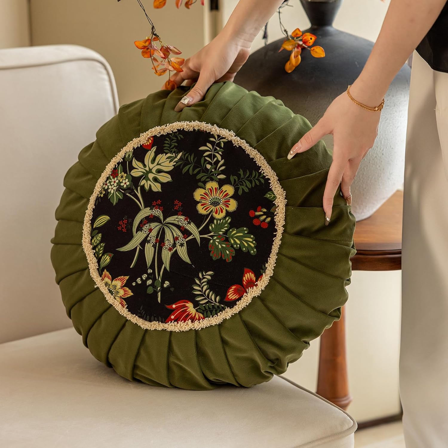 Vctops Round Throw Pillow with Zipper Vintage Floral Velvet Cushion 18 Inch